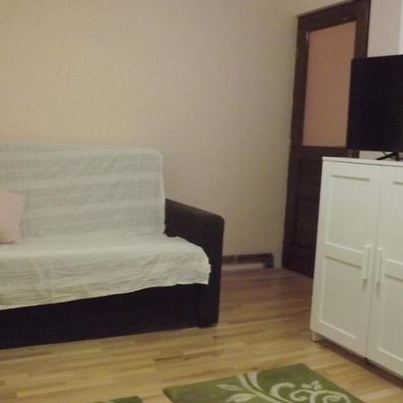 Apartament Casa De Oaspeti Boga Pietroasa  Zewnętrze zdjęcie