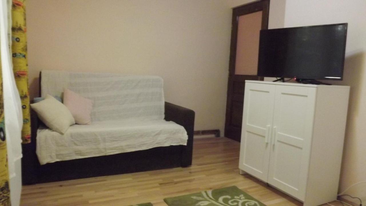 Apartament Casa De Oaspeti Boga Pietroasa  Zewnętrze zdjęcie