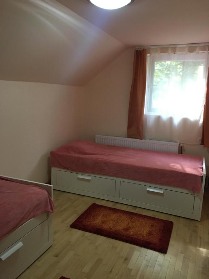 Apartament Casa De Oaspeti Boga Pietroasa  Zewnętrze zdjęcie