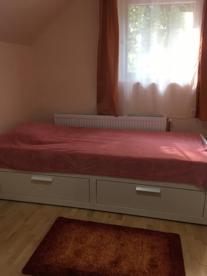 Apartament Casa De Oaspeti Boga Pietroasa  Zewnętrze zdjęcie